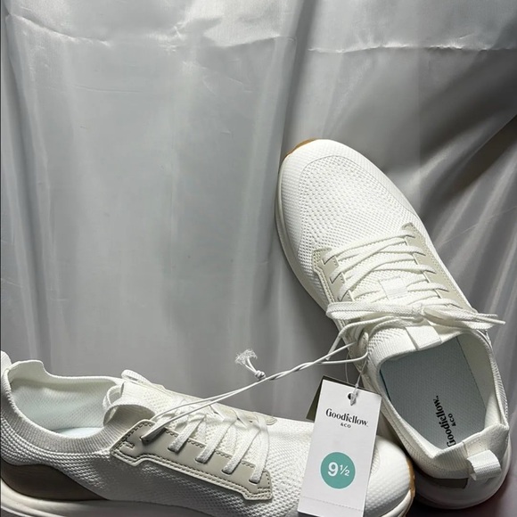 Men's Lee Knit Sneakers with Memory Foam Insole - Goodfellow & Co™ White 9.5: - Picture 4 of 8